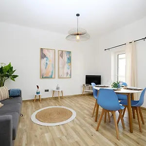 24a - Bindage Aartcent , Lagos Portugal